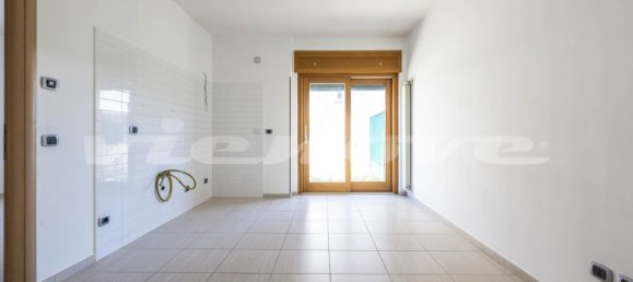 2 rooms Apartment in Rome, Italy No. 12275 75