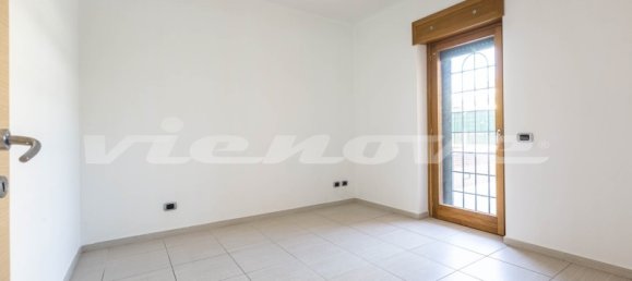 2 rooms Apartment in Rome, Italy No. 12275 32