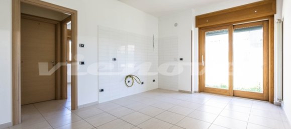 2 rooms Apartment in Rome, Italy No. 12275 63