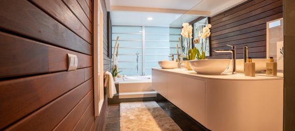 5 bedrooms Villa in Benalmadena, Spain No. 10081 2