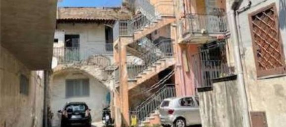 3 rooms Apartment in Mugnano di Napoli, Italy No. 13797 3