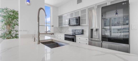 3 Schlafzimmer Gewerbliche Immobilien in Miami, USA, Nr. 615090 16