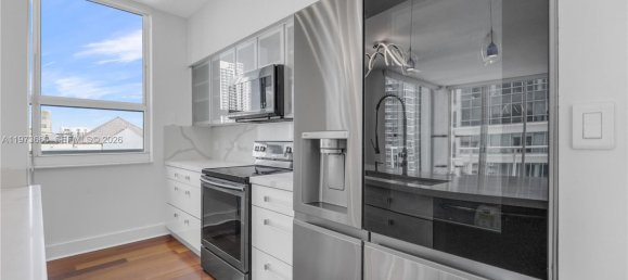 3 Schlafzimmer Gewerbliche Immobilien in Miami, USA, Nr. 615090 13
