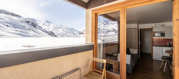 2-salle Appartement à Les Belleville, France No. 401 5