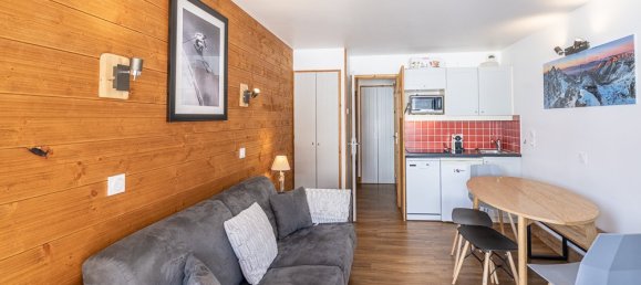 2-salle Appartement à Les Belleville, France No. 401 2