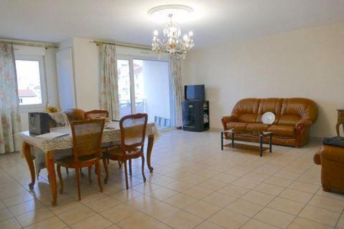 Apartamento com 3 quartos em condomínio em Villeurbanne, France N.º 35490