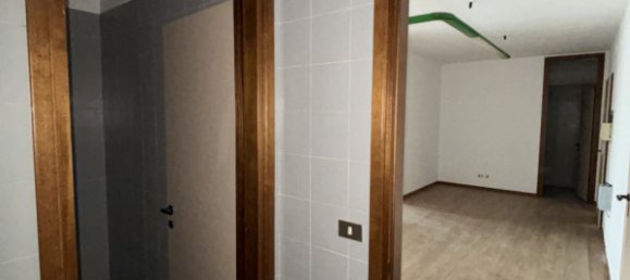 89m² Office in Altavilla Vicentina, Italy No. 351443 5