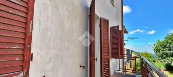 4 bedrooms Apartment in Valfabbrica, Italy No. 85971 14