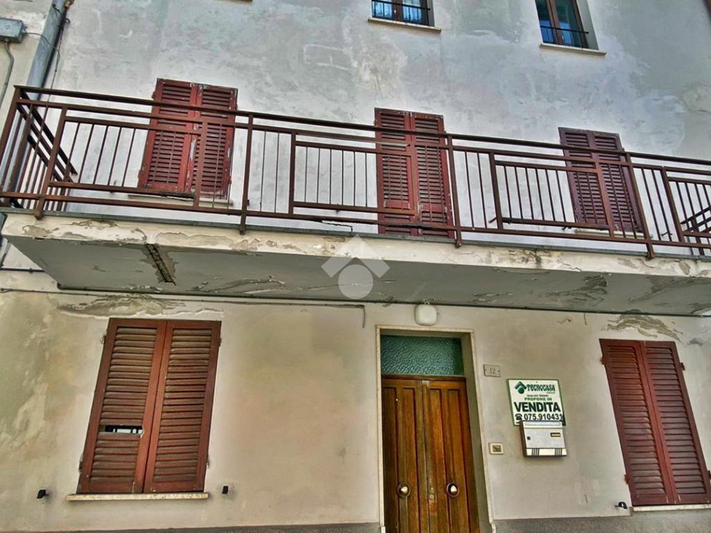 4 bedrooms Apartment in Valfabbrica, Italy No. 85971