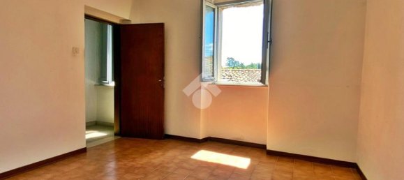 4 bedrooms Apartment in Valfabbrica, Italy No. 85971 15