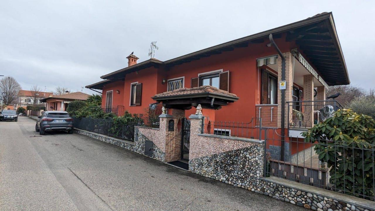 8 rooms Villa in Borgo Ticino, Italy No. 164489
