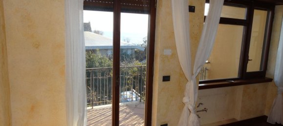 8 bedrooms Villa in Terracina, Italy No. 256237 32