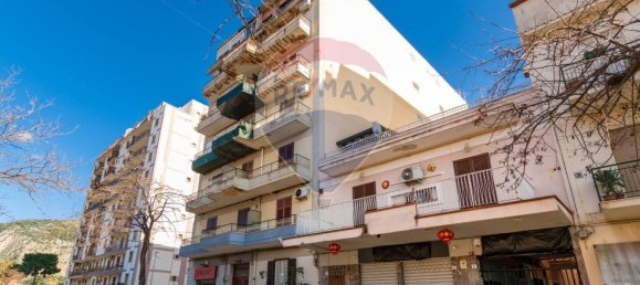 3 bedrooms Apartment in Palermo, Italy No. 371629 24