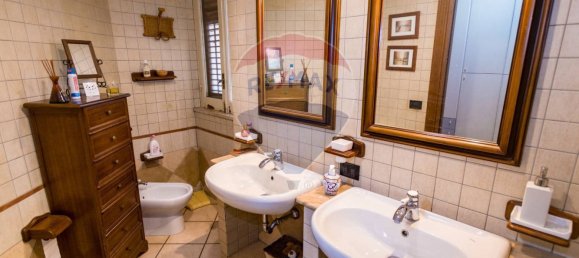 3 bedrooms Apartment in Palermo, Italy No. 371629 6