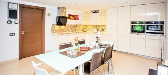 8 bedrooms House in Marbella, Spain No. 117801 19