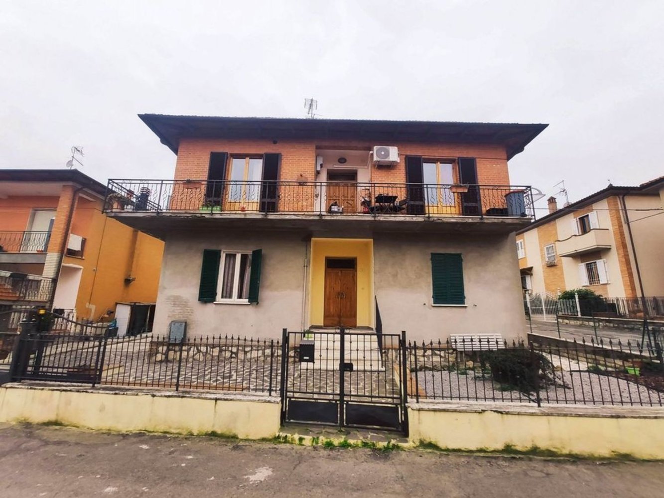 Casa de 8 divisões em Torrita di Siena, Italy N.º 214776