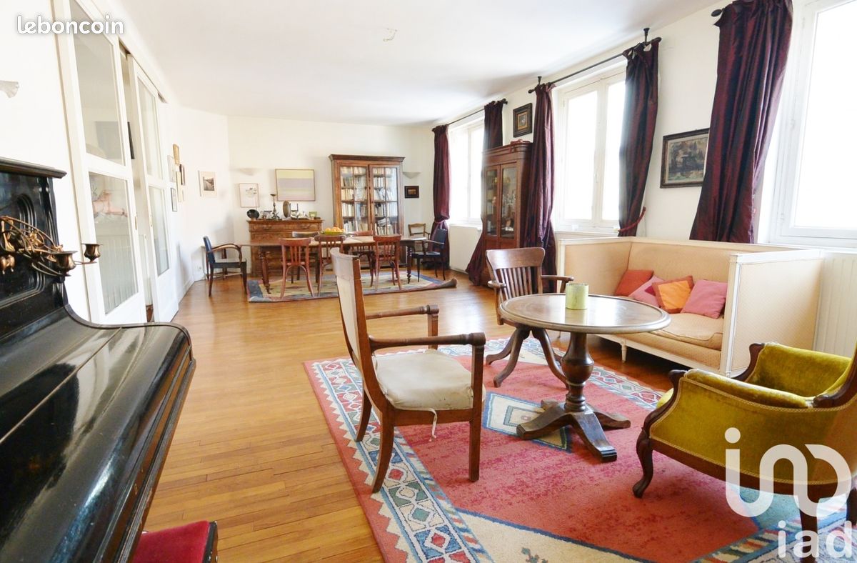 4 bedrooms Apartment in Chartres, France No. 51816