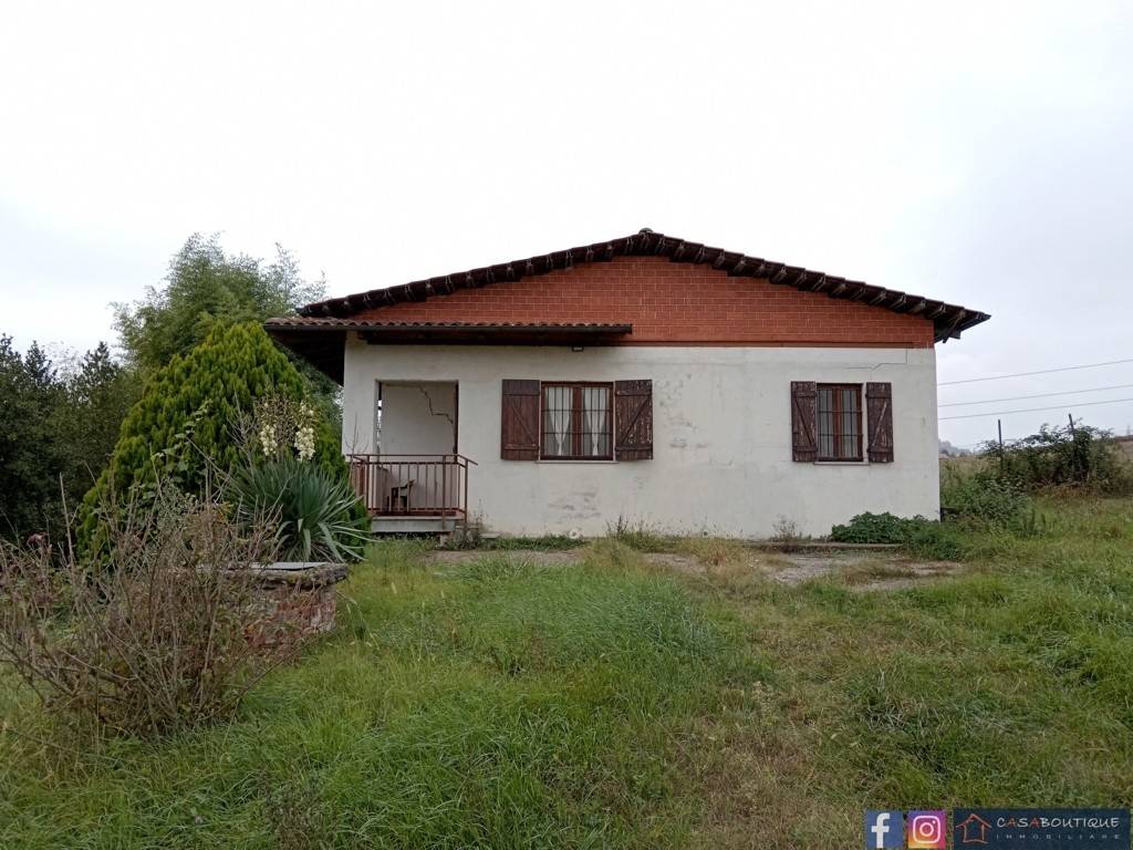 3 rooms Hotel in Pino Torinese, Italy No. 128917