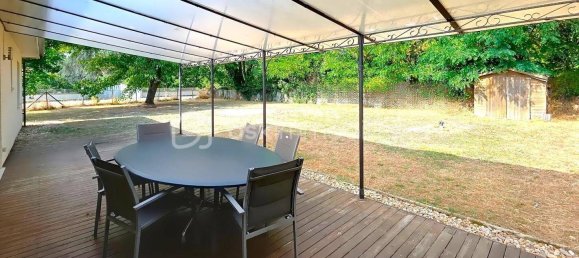 Villa de 4 dormitorios en Saint-Medard-de-Guizieres, France No. 295863 7