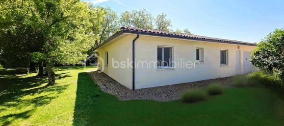 Villa de 4 dormitorios en Saint-Medard-de-Guizieres, France No. 295863 2
