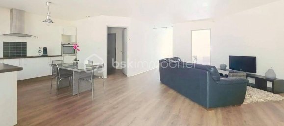 Villa de 4 dormitorios en Saint-Medard-de-Guizieres, France No. 295863 4