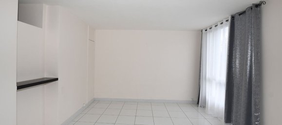 2 Schlafzimmer Wohnung in Bois-d'Arcy, France, Nr. 166327 2