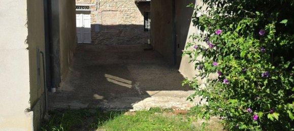 5 bedrooms House in Lauriano, Italy No. 327696 4