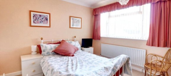 3 bedrooms Commercial property in Biggin Hill, United Kingdom No. 4768 11