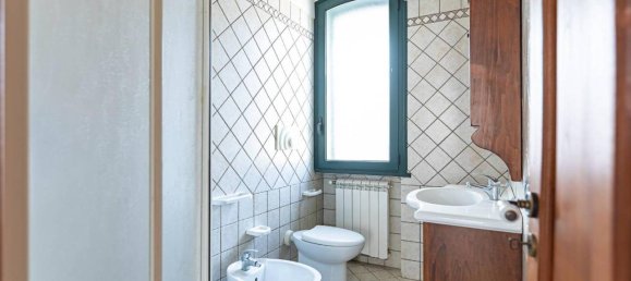 5 rooms House in Guagnano, Italy No. 171592 24