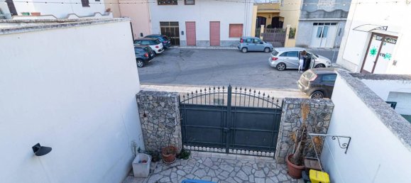 5 rooms House in Guagnano, Italy No. 171592 10