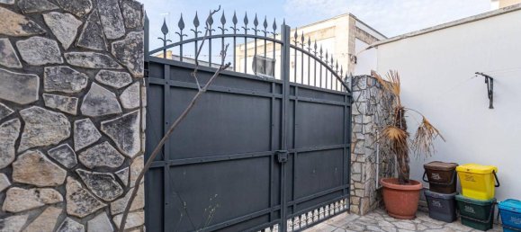 5 rooms House in Guagnano, Italy No. 171592 7