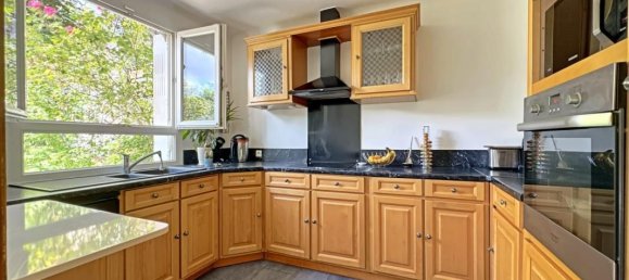 3 bedrooms House in Le Plessis-Robinson, France No. 352023 8