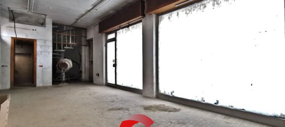 Gewerbliche Immobilie in Cuggiono, Italy 175m², Nr. 176896 26