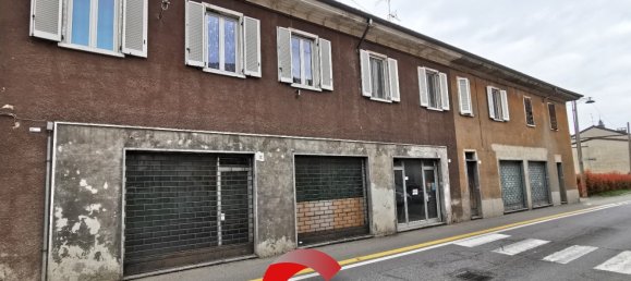 Gewerbliche Immobilie in Cuggiono, Italy 175m², Nr. 176896 2