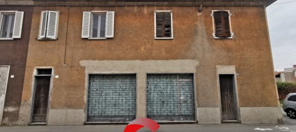 Gewerbliche Immobilie in Cuggiono, Italy 175m², Nr. 176896 4