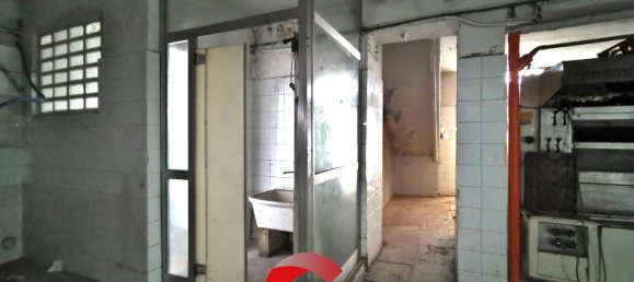 Gewerbliche Immobilie in Cuggiono, Italy 175m², Nr. 176896 19