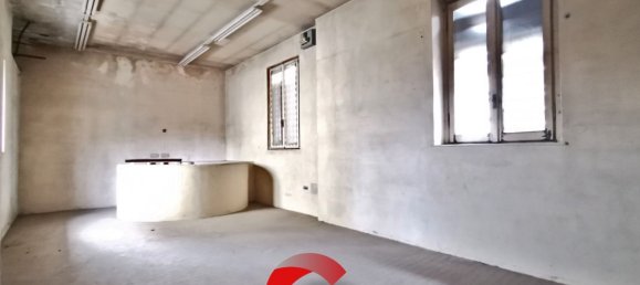 Gewerbliche Immobilie in Cuggiono, Italy 175m², Nr. 176896 34