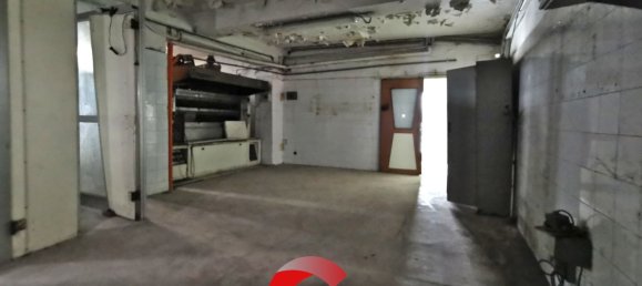 Gewerbliche Immobilie in Cuggiono, Italy 175m², Nr. 176896 15
