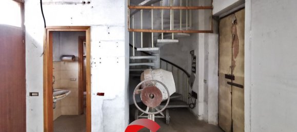 Gewerbliche Immobilie in Cuggiono, Italy 175m², Nr. 176896 29