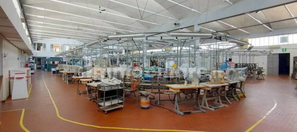 5 rooms Warehouse in Udine, Italy No. 275763 20