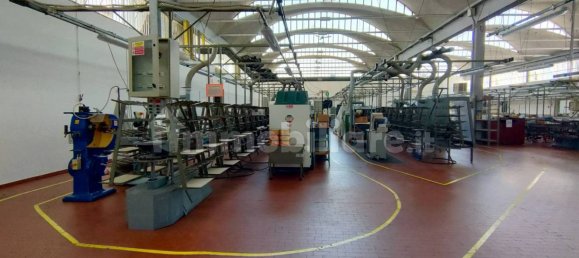 5 rooms Warehouse in Udine, Italy No. 275763 36