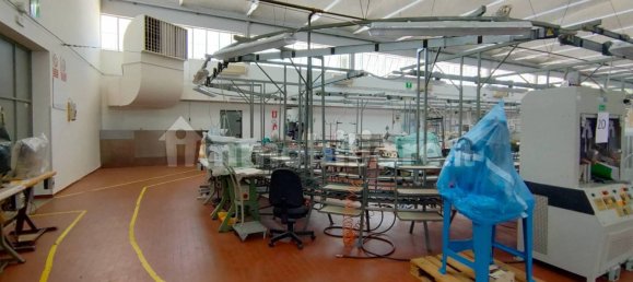 5 rooms Warehouse in Udine, Italy No. 275763 18