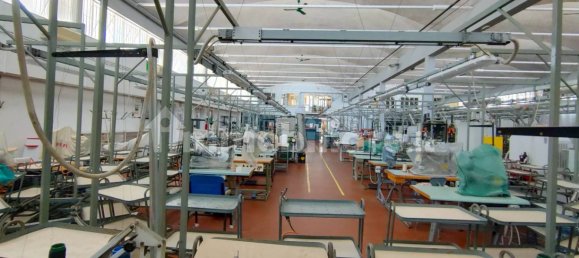 5 rooms Warehouse in Udine, Italy No. 275763 19