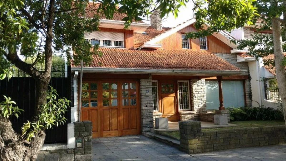 3 bedrooms House in Mar del Plata, Argentina No. 98554