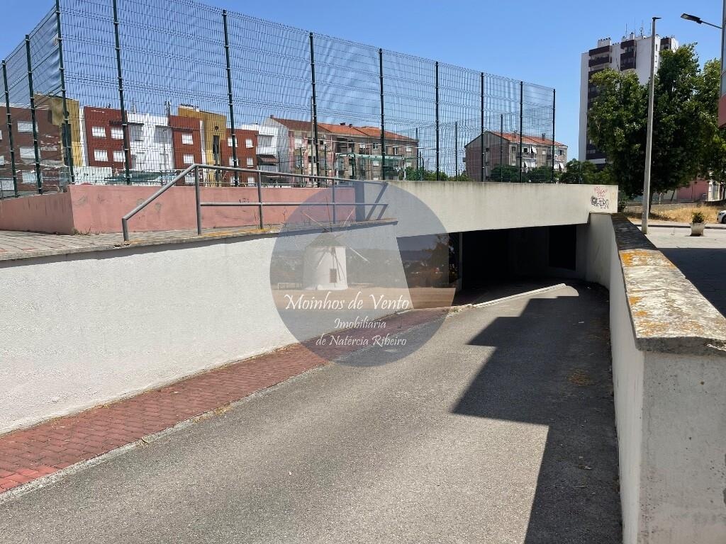 18m² Garage in Barreiro, Portugal No. 204164