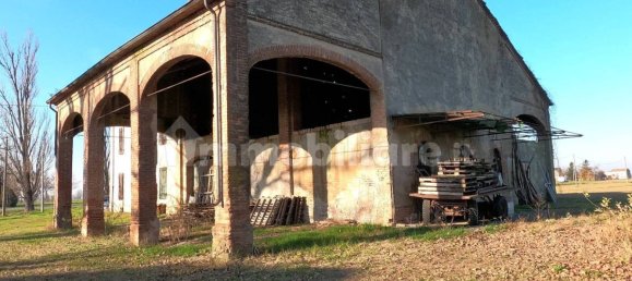 4 bedrooms House in Busseto, Italy No. 154637 6