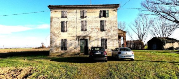 4 bedrooms House in Busseto, Italy No. 154637 2