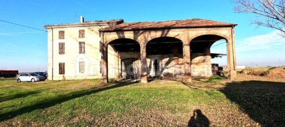 4 bedrooms House in Busseto, Italy No. 154637 4