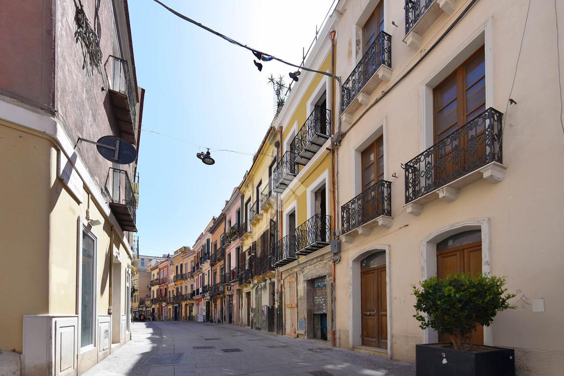 Edifício de 11 divisões em Cagliari, Italy N.º 236645