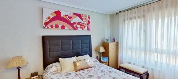 3 Schlafzimmer Wohnung in Santander, Spain, Nr. 152977 8